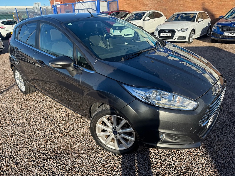 Ford Fiesta T EcoBoost Titanium - U2636