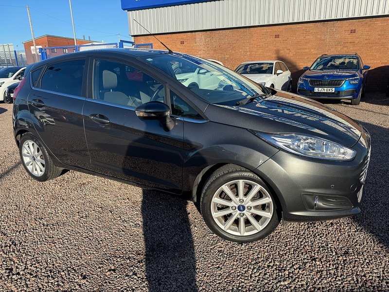 Ford Fiesta T EcoBoost Titanium - U2636