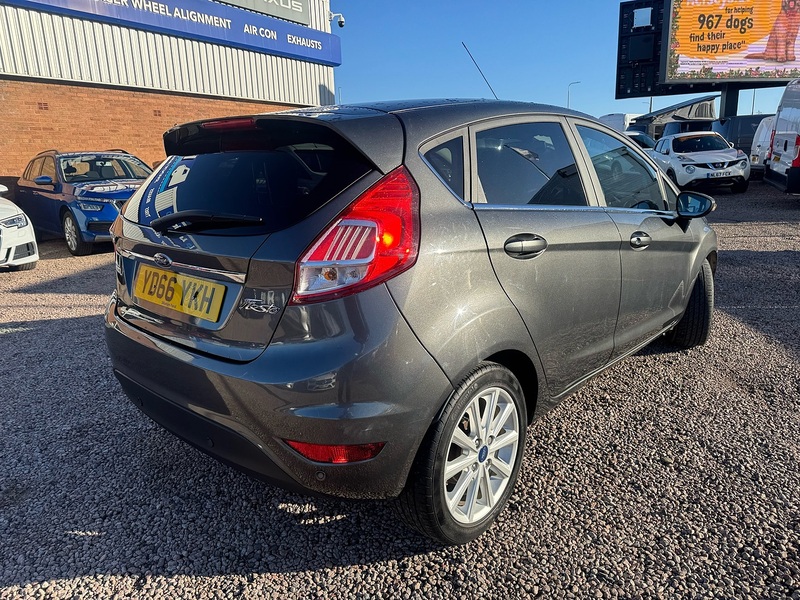 Ford Fiesta T EcoBoost Titanium - U2636