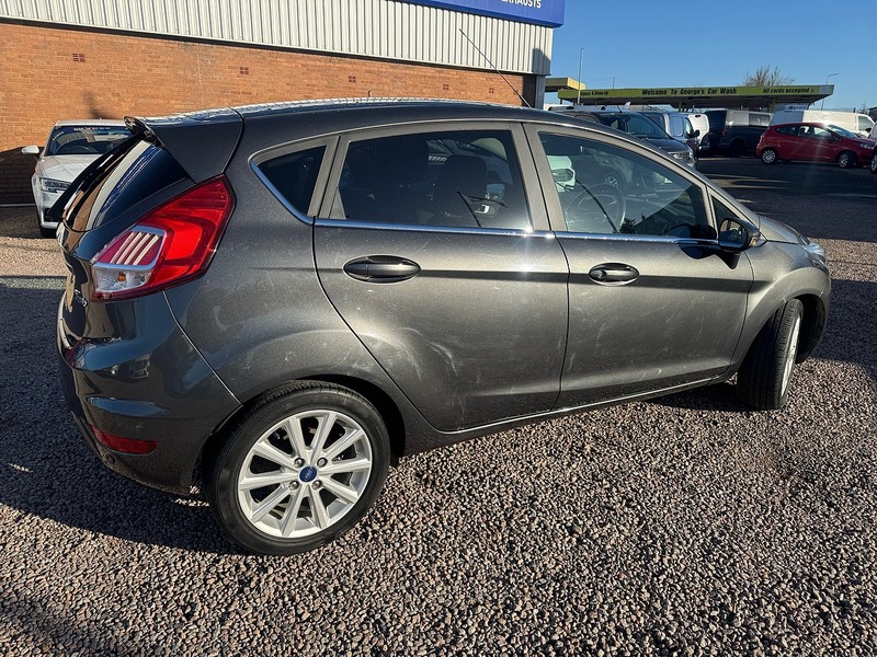 Ford Fiesta T EcoBoost Titanium - U2636