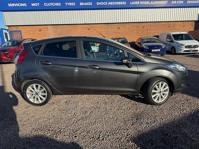 Ford Fiesta T EcoBoost Titanium - U2636