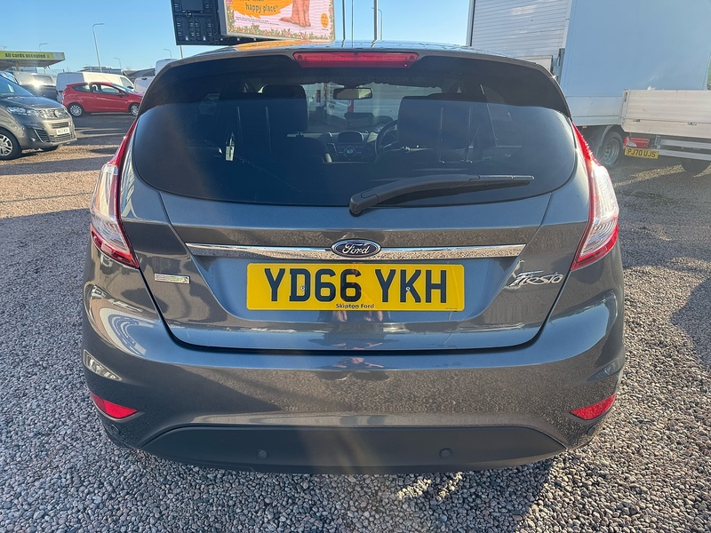 Ford Fiesta T EcoBoost Titanium - U2636