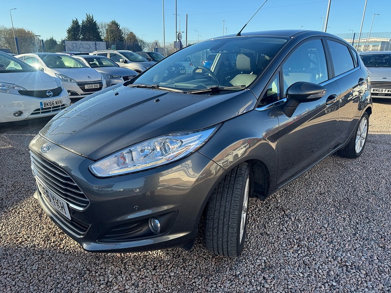 Ford Fiesta T EcoBoost Titanium - U2636