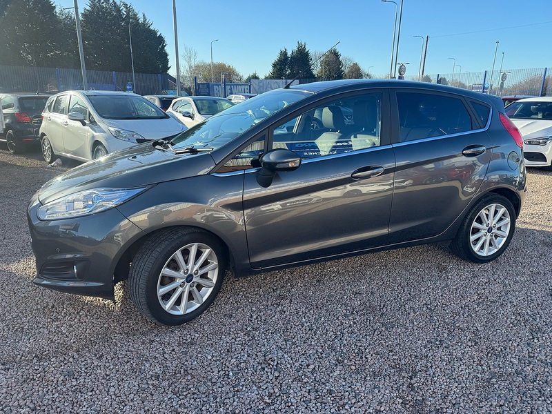 Ford Fiesta T EcoBoost Titanium - U2636