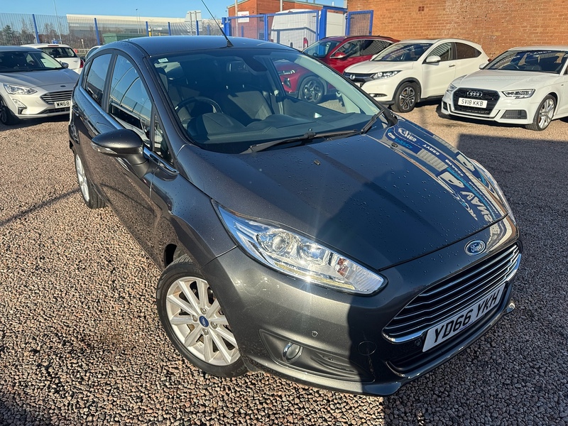 Ford Fiesta T EcoBoost Titanium - U2636