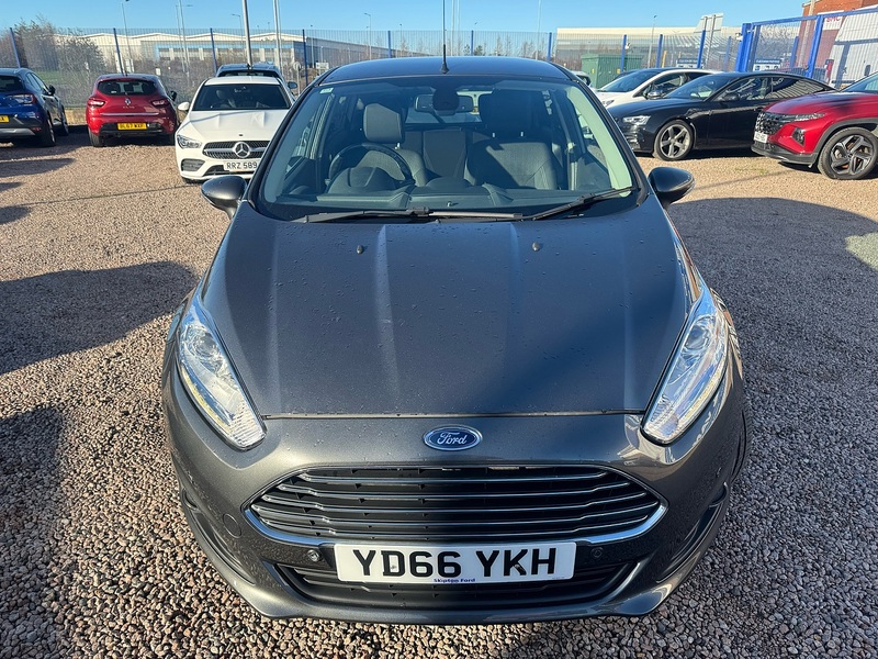 Ford Fiesta T EcoBoost Titanium - U2636