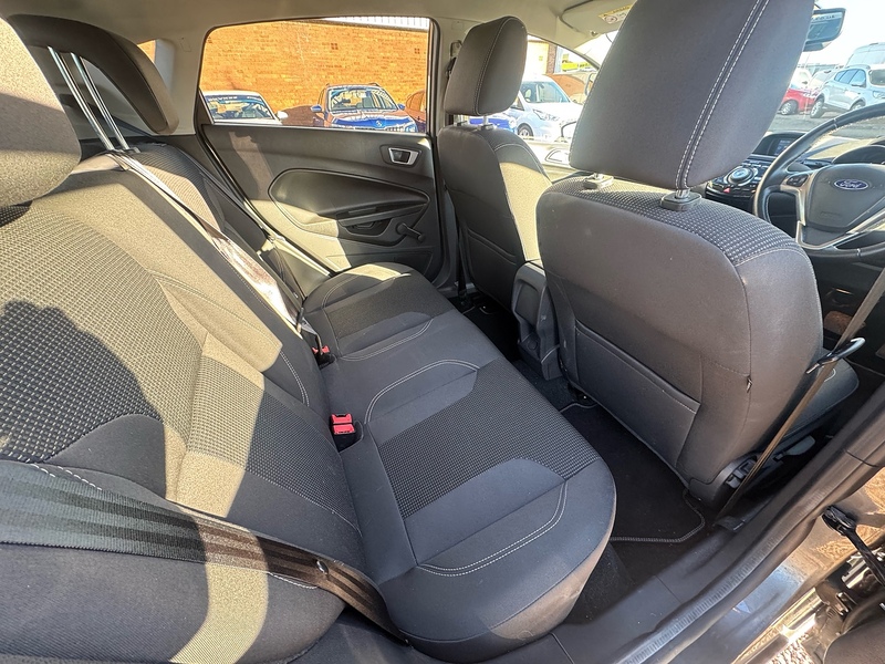 Ford Fiesta T EcoBoost Titanium - U2636