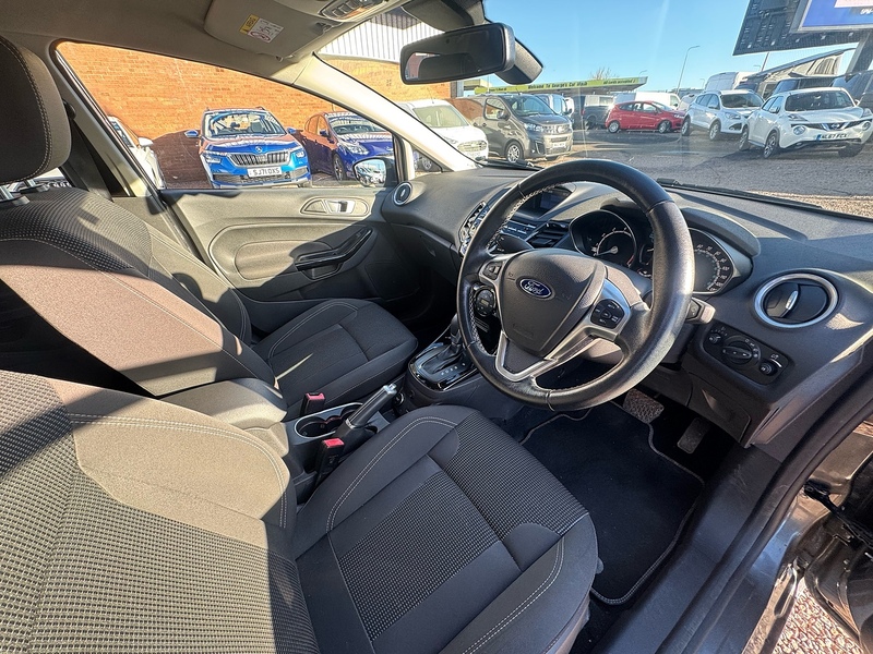 Ford Fiesta T EcoBoost Titanium - U2636