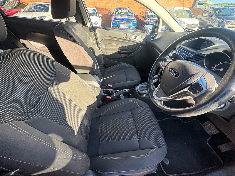 Ford Fiesta T EcoBoost Titanium - U2636