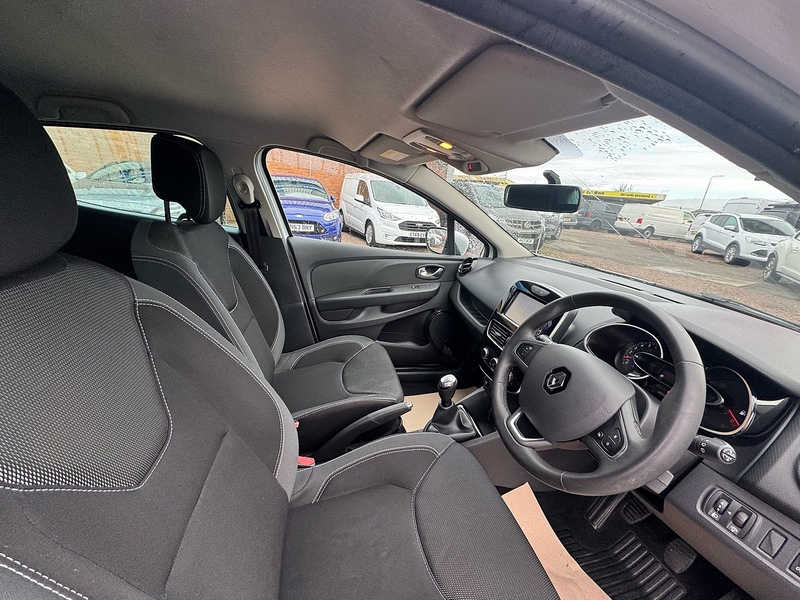 Renault Clio TCe Iconic - U2638