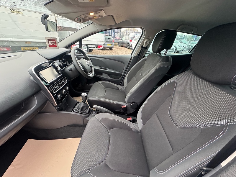 Renault Clio TCe Iconic - U2638