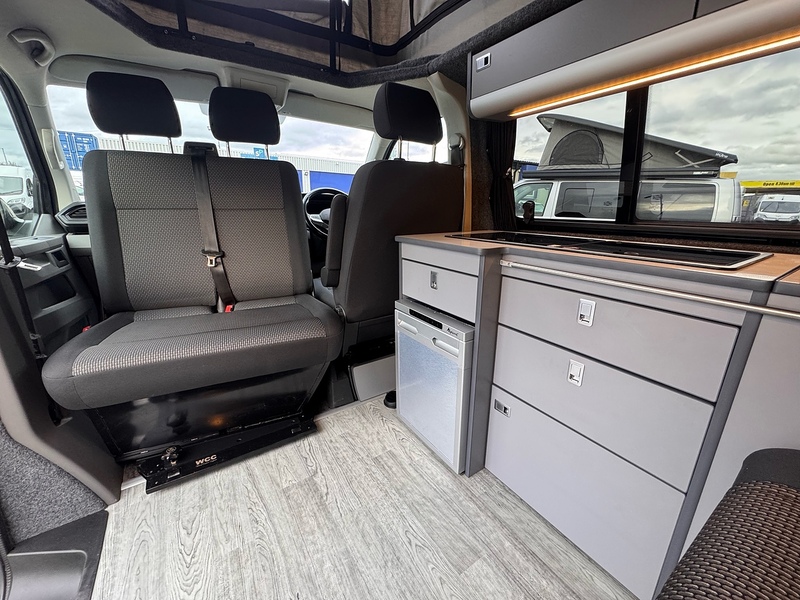 Volkswagen Transporter TDI T32 Camper DSG - U2639