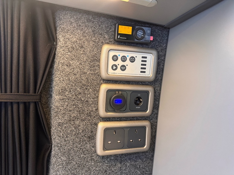 Volkswagen Transporter TDI T32 Camper DSG - U2639