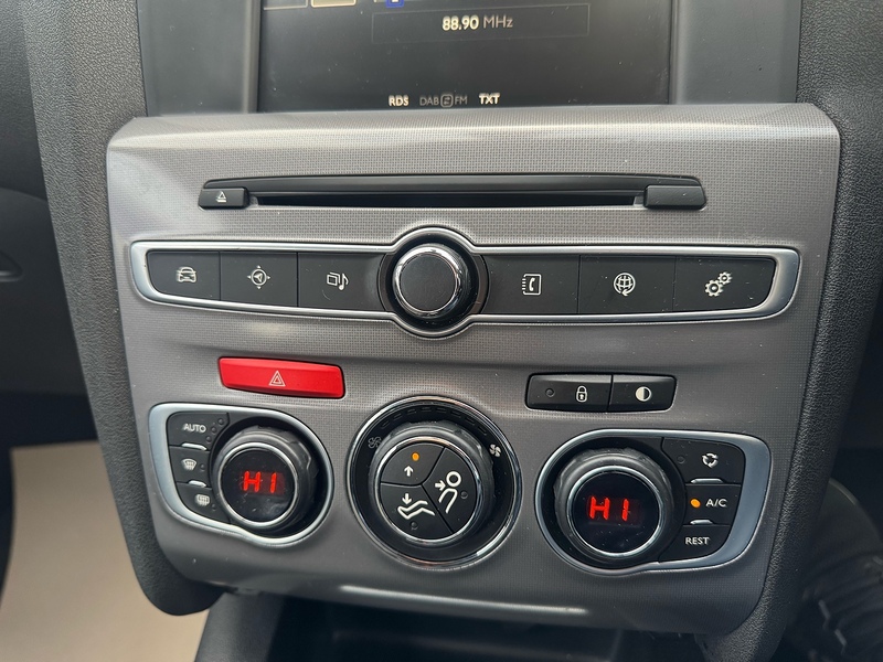 Citroen C4 BlueHDi Flair - U2647