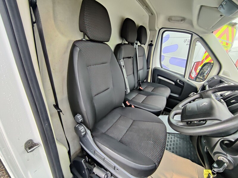 Peugeot Boxer BlueHDi 335 Professional - U2650