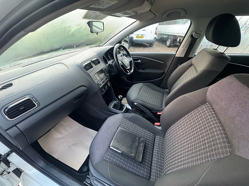 Volkswagen Polo TDI BlueMotion Tech SE - U2664