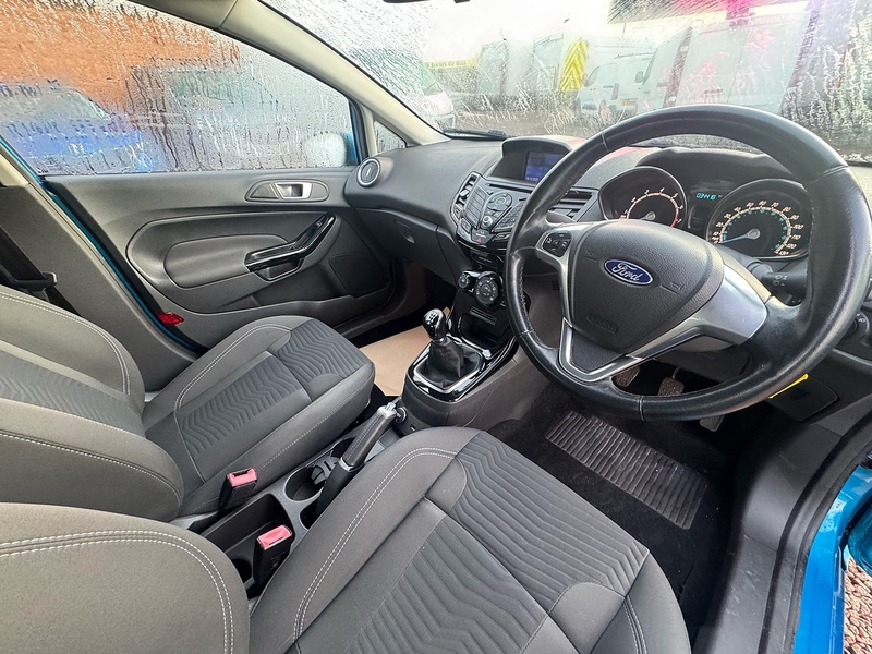Ford Fiesta Zetec - U2666