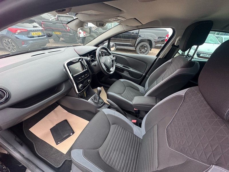 Renault Clio TCe Dynamique S Nav - U2667