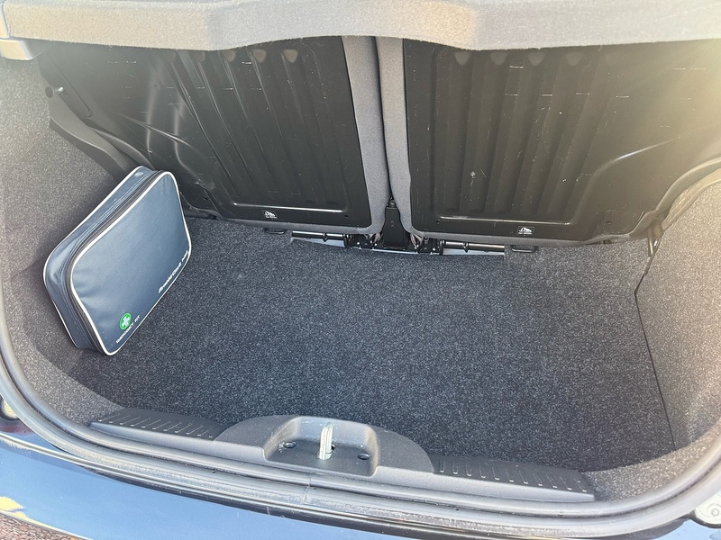 Fiat 500 MHEV RED - U2671