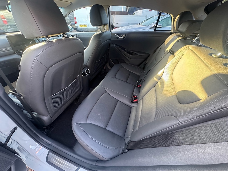 Hyundai IONIQ h-GDi Premium SE - U2674