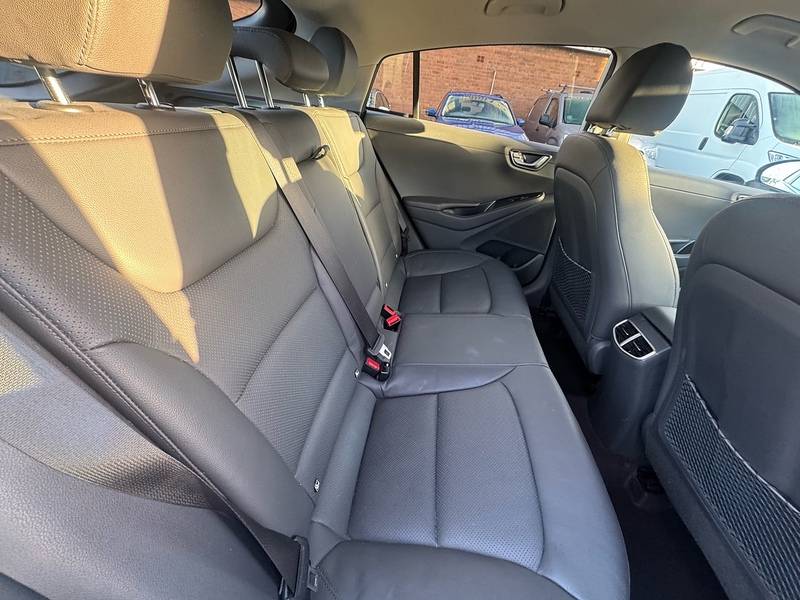 Hyundai IONIQ h-GDi Premium SE - U2674