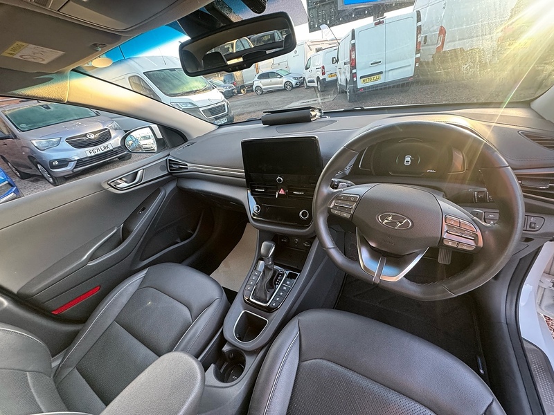 Hyundai IONIQ h-GDi Premium SE - U2674