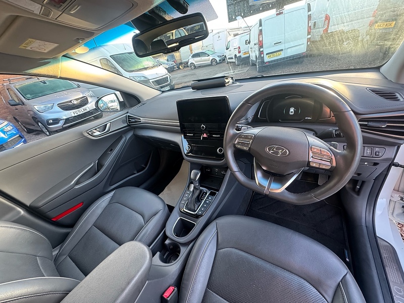 Hyundai IONIQ h-GDi Premium SE - U2674