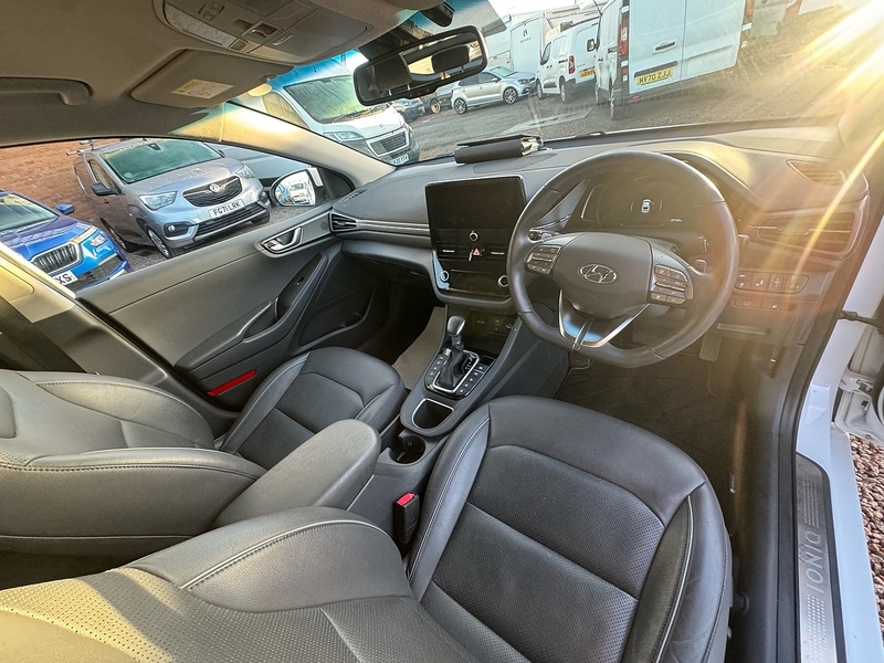 Hyundai IONIQ h-GDi Premium SE - U2674