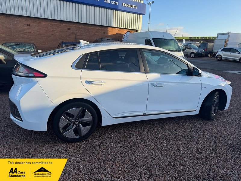 Hyundai IONIQ h-GDi Premium SE - U2674
