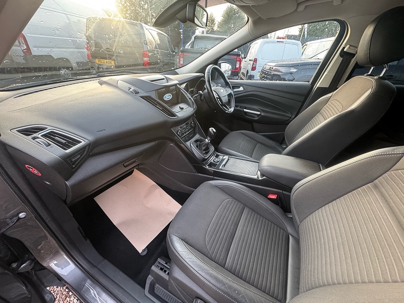 Ford Kuga TDCi Titanium - U2680