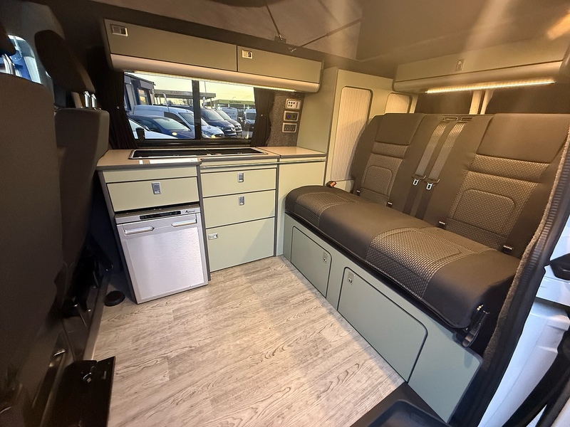 Volkswagen Transporter TDI T28 Camper - U2682