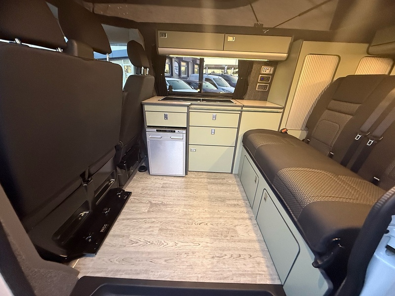 Volkswagen Transporter TDI T28 Camper - U2682