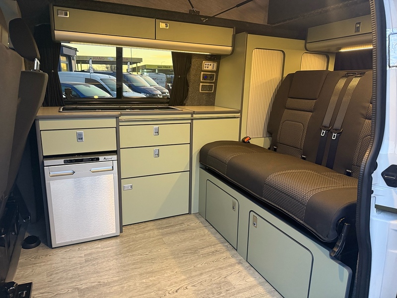 Volkswagen Transporter TDI T28 Camper - U2682