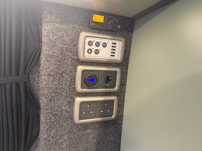 Volkswagen Transporter TDI T28 Camper - U2682