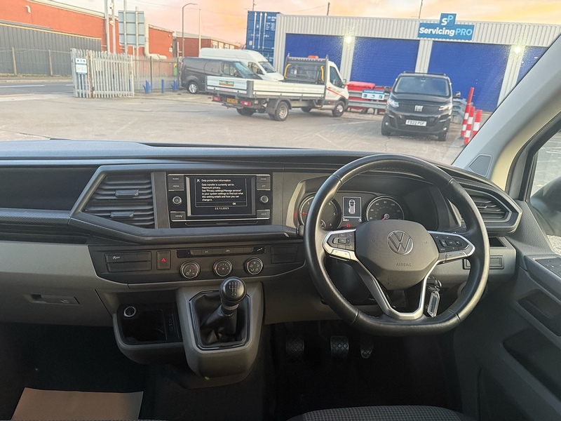 Volkswagen Transporter TDI T28 Camper - U2682