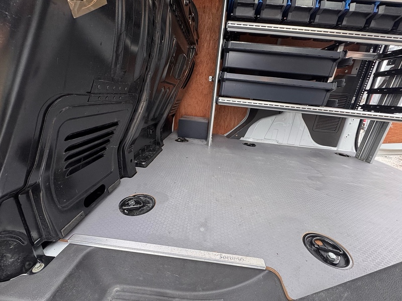 Ford Transit Connect 220 EcoBlue Leader - U2693