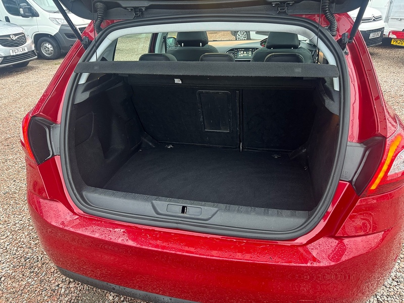 Peugeot 308 BlueHDi Allure - U2697