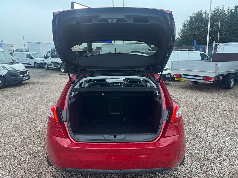 Peugeot 308 BlueHDi Allure - U2697