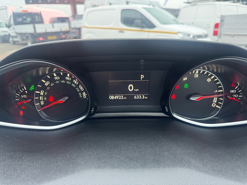 Peugeot 308 BlueHDi Allure - U2697