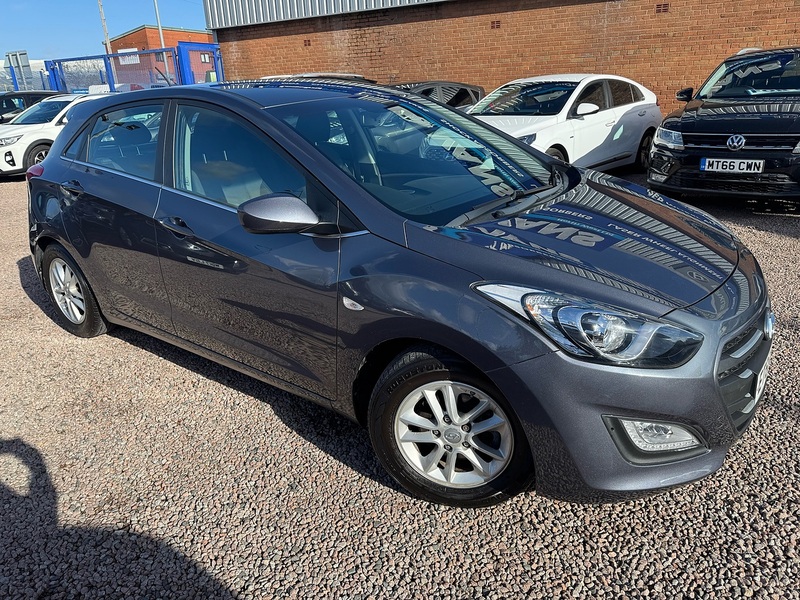 Hyundai i30 CRDi Blue Drive SE - U2700