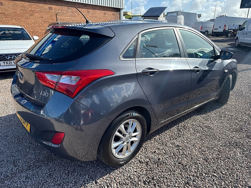 Hyundai i30 CRDi Blue Drive SE - U2700