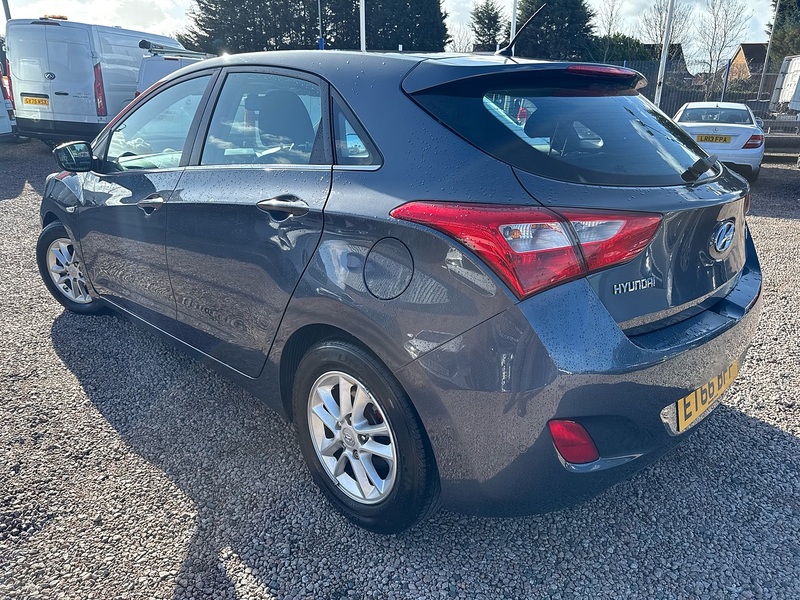 Hyundai i30 CRDi Blue Drive SE - U2700
