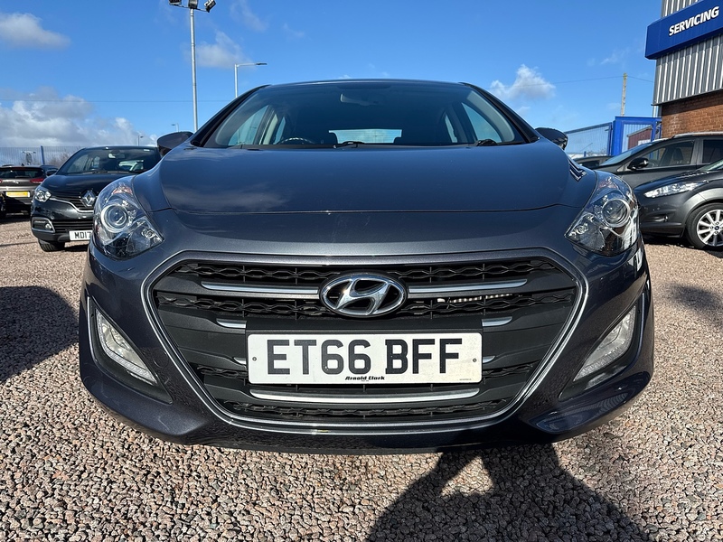 Hyundai i30 CRDi Blue Drive SE - U2700