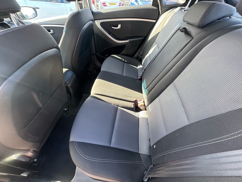 Hyundai i30 CRDi Blue Drive SE - U2700