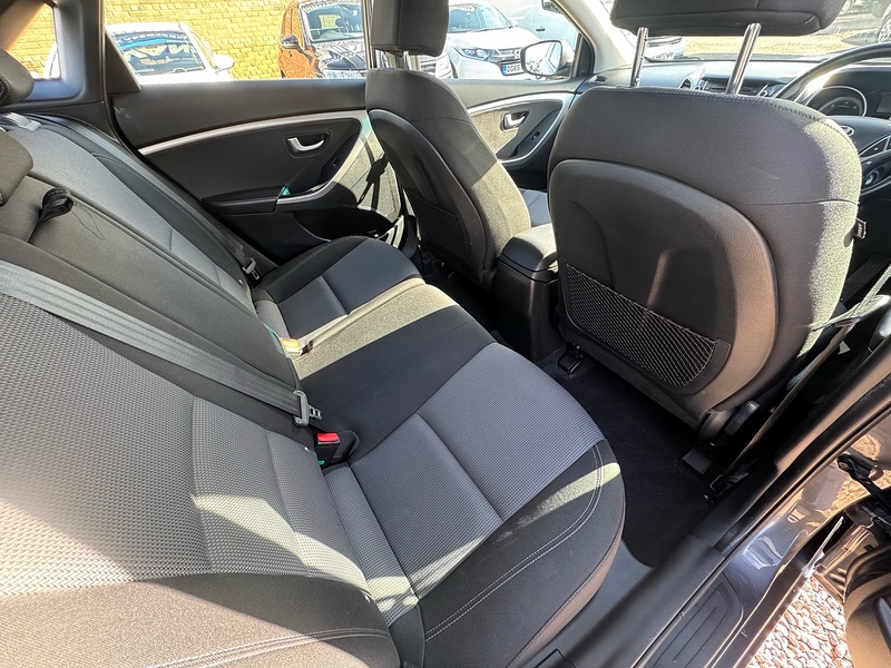 Hyundai i30 CRDi Blue Drive SE - U2700
