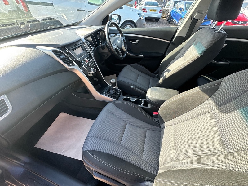 Hyundai i30 CRDi Blue Drive SE - U2700
