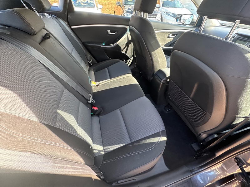 Hyundai i30 CRDi Blue Drive SE - U2700