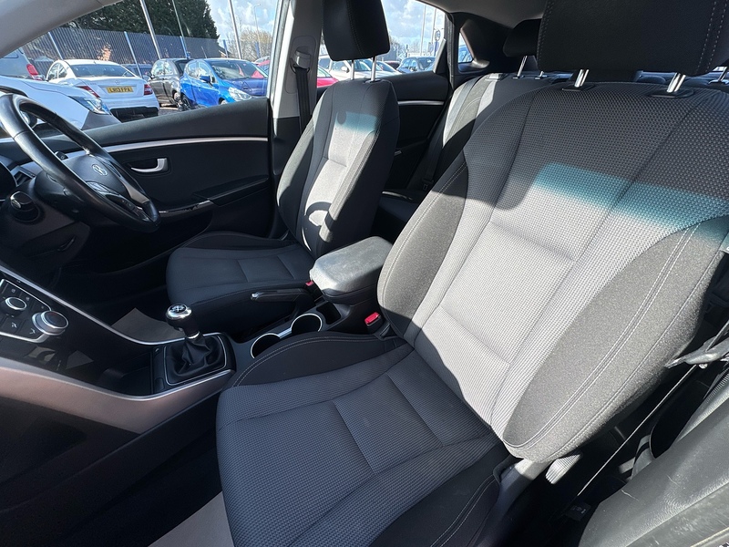 Hyundai i30 CRDi Blue Drive SE - U2700