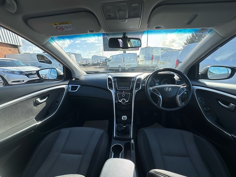 Hyundai i30 CRDi Blue Drive SE - U2700
