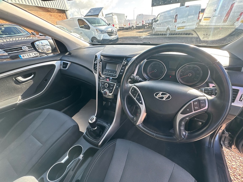 Hyundai i30 CRDi Blue Drive SE - U2700